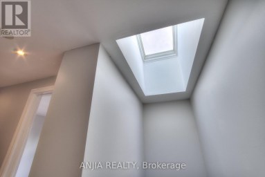 14 CHERRYSTONE DRIVE Toronto (Hillcrest Village) Ontario photo 8