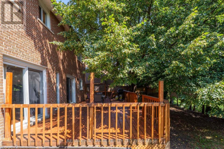 17 TWIN CIRCLE COURT, Toronto (Westminster-Branson), Ontario, M2R3L3