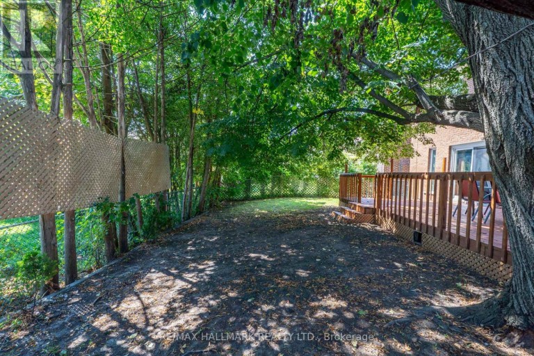 17 TWIN CIRCLE COURT, Toronto (Westminster-Branson), Ontario, M2R3L3