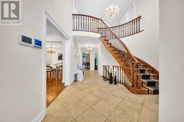 17 TWIN CIRCLE COURT, Toronto (Westminster-Branson), Ontario, M2R3L3