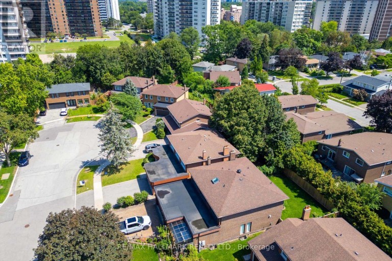 17 TWIN CIRCLE COURT, Toronto (Westminster-Branson), Ontario, M2R3L3