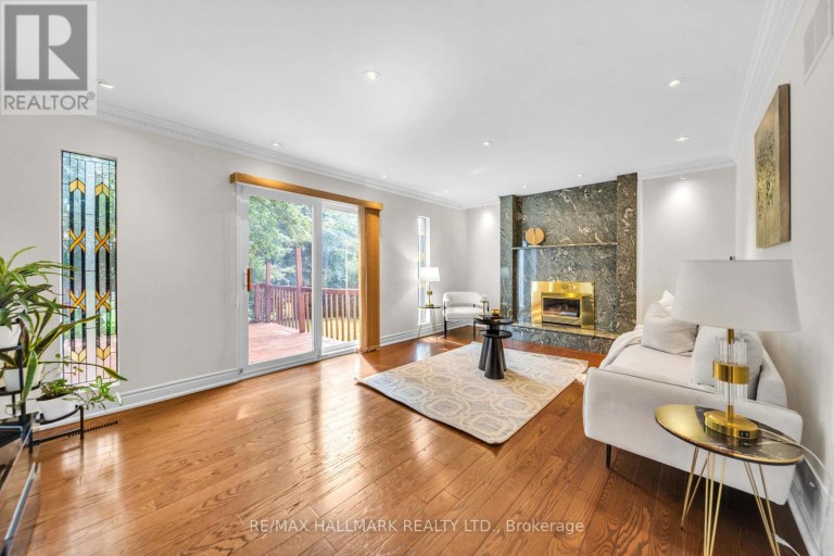17 TWIN CIRCLE COURT, Toronto (Westminster-Branson), Ontario, M2R3L3