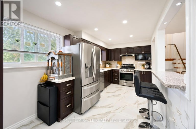 54 SUNDERLAND CRESCENT, Toronto (Woburn), Ontario, M1H2V3