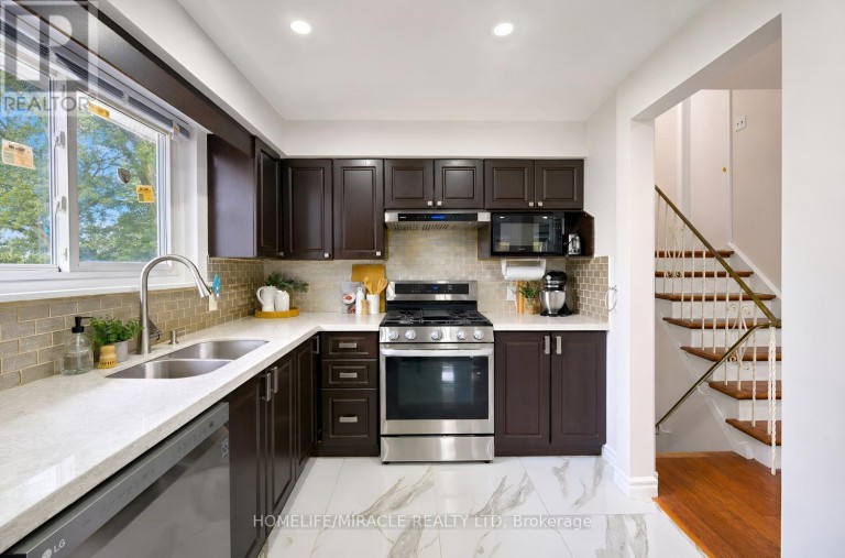 54 SUNDERLAND CRESCENT, Toronto (Woburn), Ontario, M1H2V3
