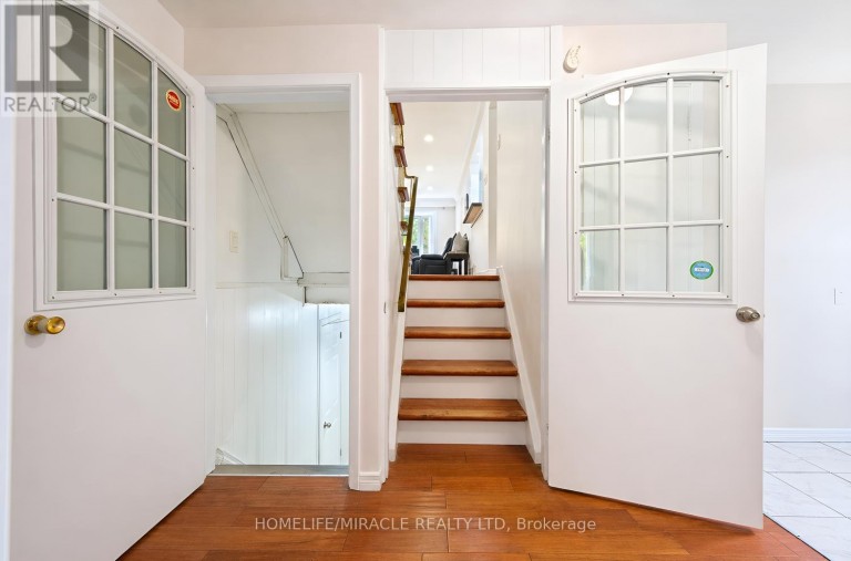 54 SUNDERLAND CRESCENT, Toronto (Woburn), Ontario, M1H2V3