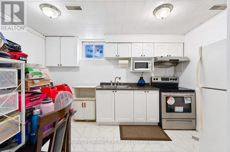 54 SUNDERLAND CRESCENT, Toronto (Woburn), Ontario, M1H2V3
