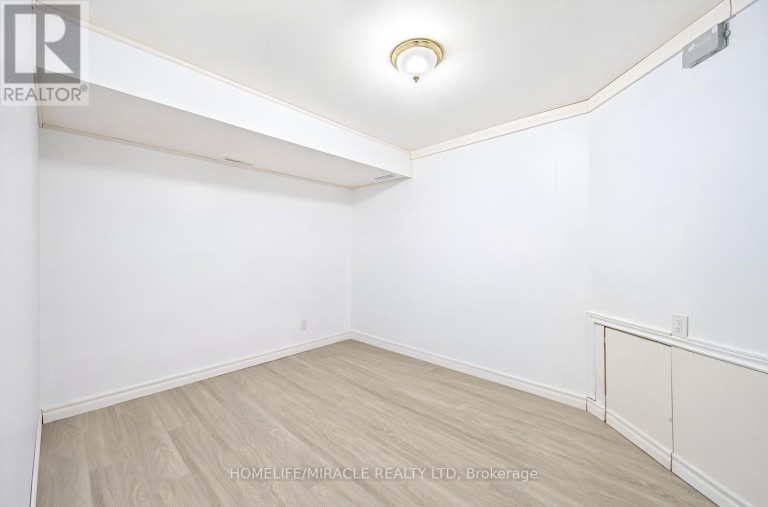 54 SUNDERLAND CRESCENT, Toronto (Woburn), Ontario, M1H2V3