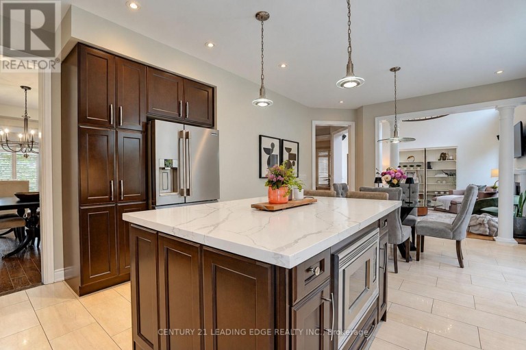18 PHEASANT DRIVE, Richmond Hill (Oak Ridges), Ontario, L4E0T5