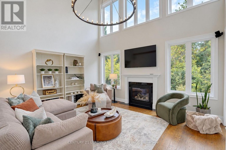 18 PHEASANT DRIVE, Richmond Hill (Oak Ridges), Ontario, L4E0T5