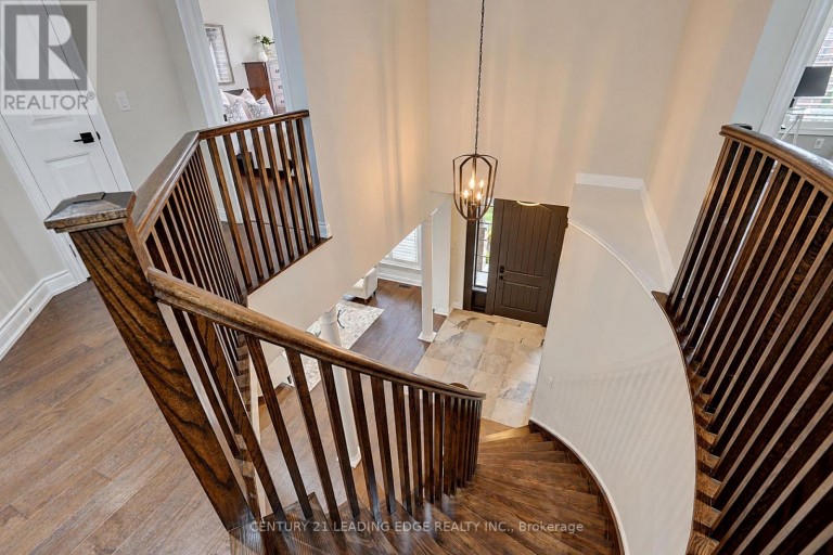 18 PHEASANT DRIVE, Richmond Hill (Oak Ridges), Ontario, L4E0T5