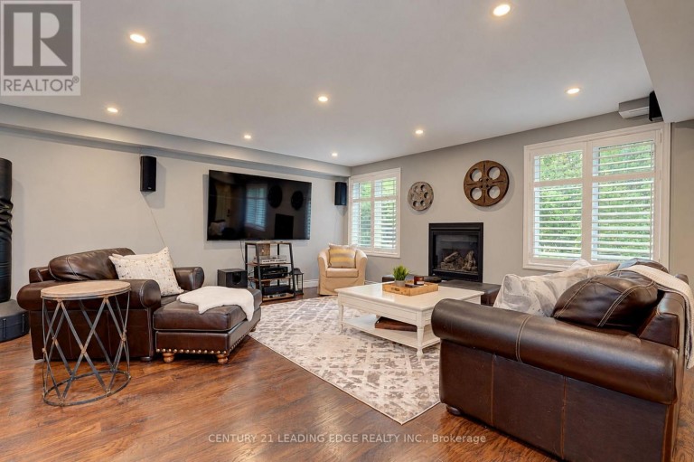 18 PHEASANT DRIVE, Richmond Hill (Oak Ridges), Ontario, L4E0T5