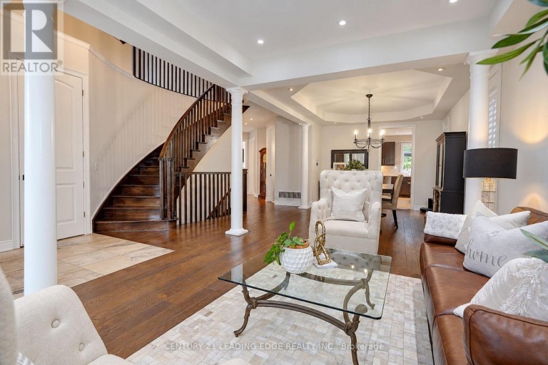 18 PHEASANT DRIVE, Richmond Hill (Oak Ridges), Ontario, L4E0T5