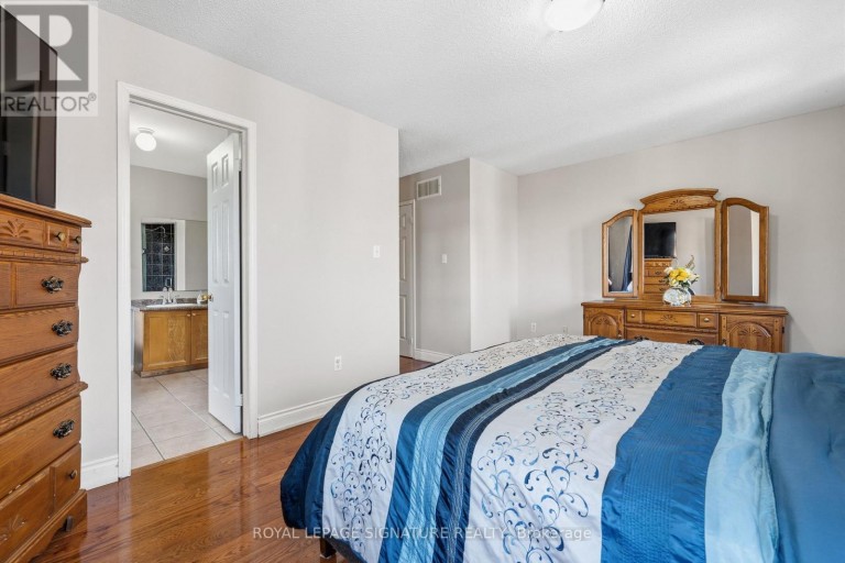 1 HOLLOWAY ROAD, Markham (Cedarwood), Ontario, L3S4P4