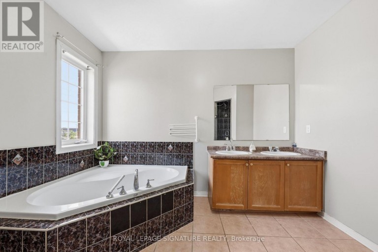 1 HOLLOWAY ROAD, Markham (Cedarwood), Ontario, L3S4P4