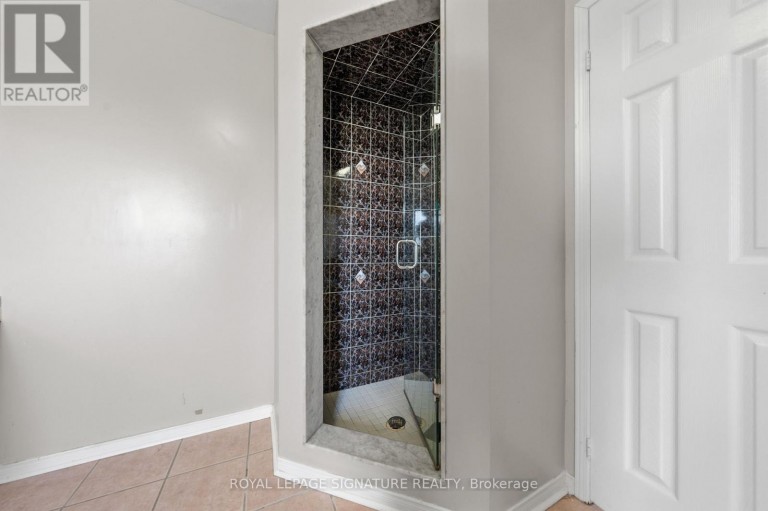 1 HOLLOWAY ROAD, Markham (Cedarwood), Ontario, L3S4P4