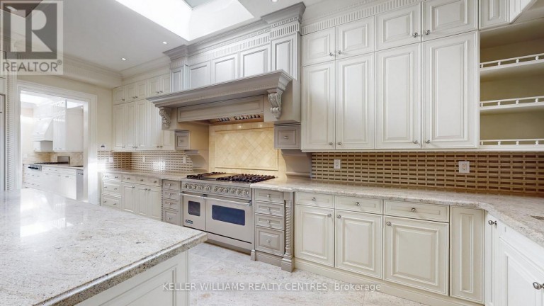 33 MAPLE GROVE AVENUE, Richmond Hill (Oak Ridges), Ontario, L4E2V1