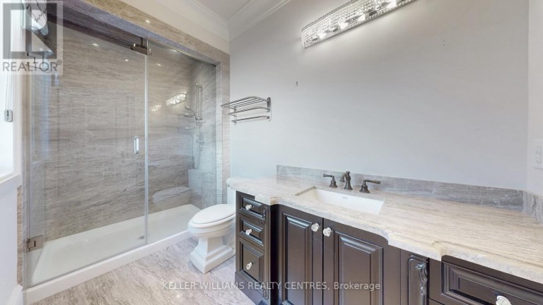 33 MAPLE GROVE AVENUE, Richmond Hill (Oak Ridges), Ontario, L4E2V1