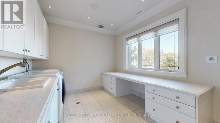 33 MAPLE GROVE AVENUE, Richmond Hill (Oak Ridges), Ontario, L4E2V1