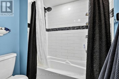 214 LANCASTER AVENUE Newmarket (Bristol-London) Ontario photo 24