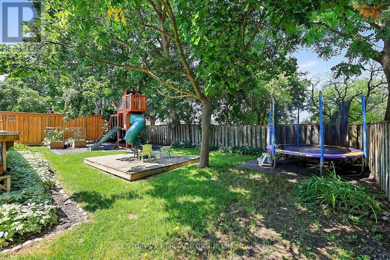 214 LANCASTER AVENUE, Newmarket (Bristol-London), Ontario, L3Y5X2