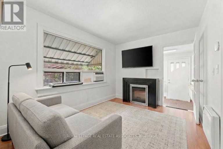 268 TROY STREET, Mississauga (Mineola), Ontario, L5G1S7
