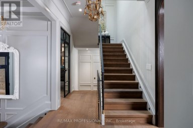 30 DACRE CRESCENT Toronto (High Park-Swansea) Ontario photo 11