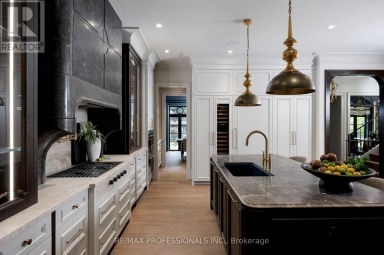 30 DACRE CRESCENT Toronto (High Park-Swansea) Ontario photo 18