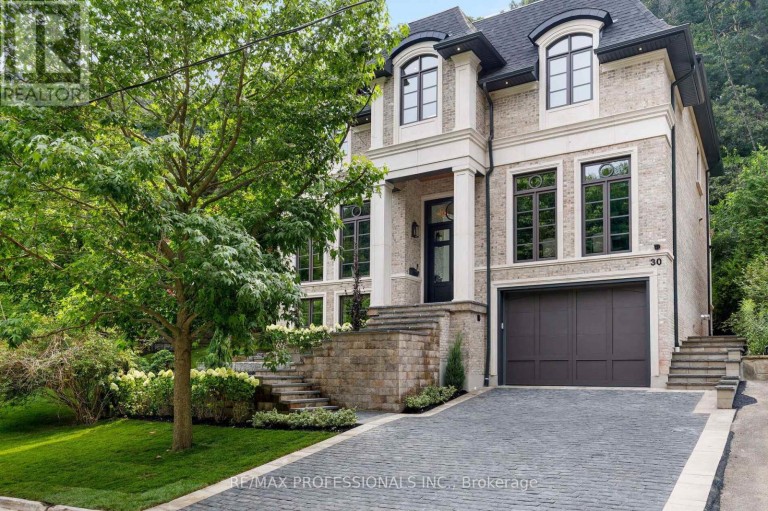 30 DACRE CRESCENT, Toronto (High Park-Swansea), Ontario, M6S2W1