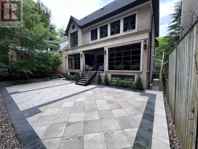 30 DACRE CRESCENT, Toronto (High Park-Swansea), Ontario, M6S2W1