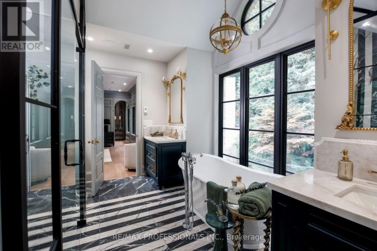 30 DACRE CRESCENT, Toronto (High Park-Swansea), Ontario, M6S2W1