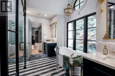 30 DACRE CRESCENT Toronto (High Park-Swansea) Ontario photo 38