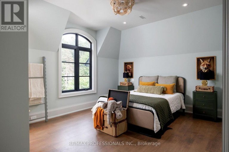 30 DACRE CRESCENT, Toronto (High Park-Swansea), Ontario, M6S2W1