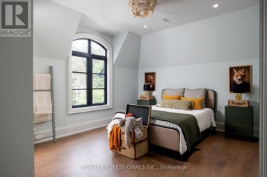30 DACRE CRESCENT Toronto (High Park-Swansea) Ontario photo 42