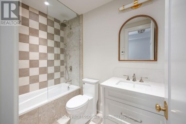 30 DACRE CRESCENT Toronto (High Park-Swansea) Ontario photo 44