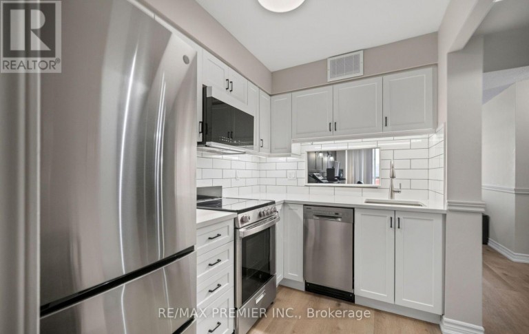 209 - 2470 EGLINTON AVENUE W, Toronto (Beechborough-Greenbrook), Ontario, M6M5E7