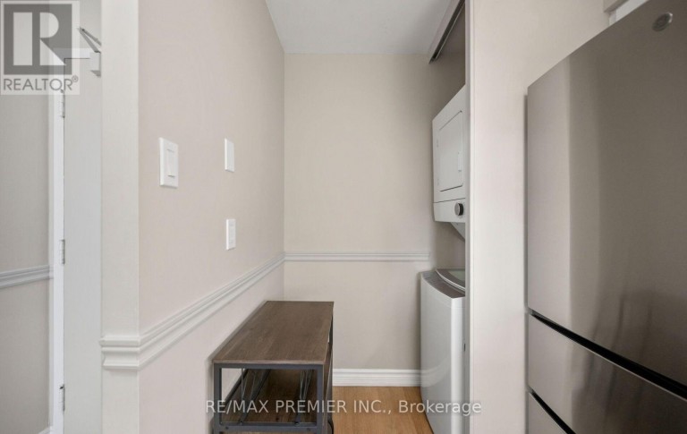 209 - 2470 EGLINTON AVENUE W, Toronto (Beechborough-Greenbrook), Ontario, M6M5E7