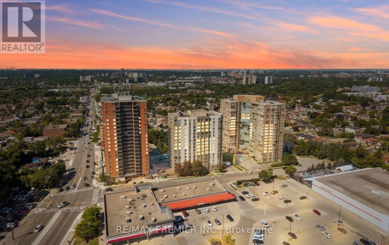 209 - 2470 EGLINTON AVENUE W, Toronto (Beechborough-Greenbrook), Ontario, M6M5E7