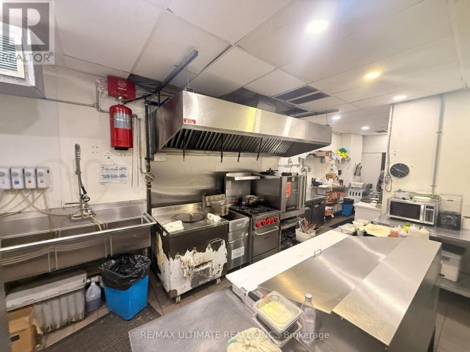 2865 DUNDAS STREET W, Toronto (Junction Area), Ontario, M6P1Y9