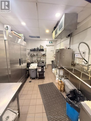 2865 DUNDAS STREET W, Toronto (Junction Area), Ontario, M6P1Y9