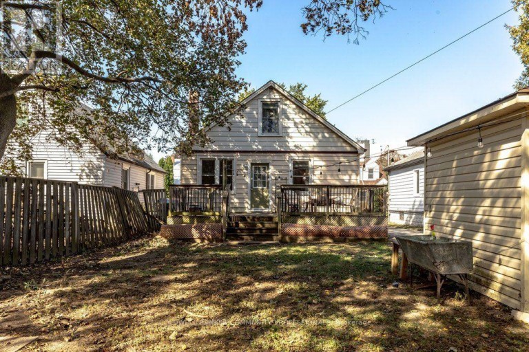 15 EAST 27TH STREET, Hamilton (Eastmount), Ontario, L8V3E6