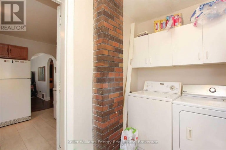 64 GRENFELL STREET, Oshawa (Vanier), Ontario, L1J4W2