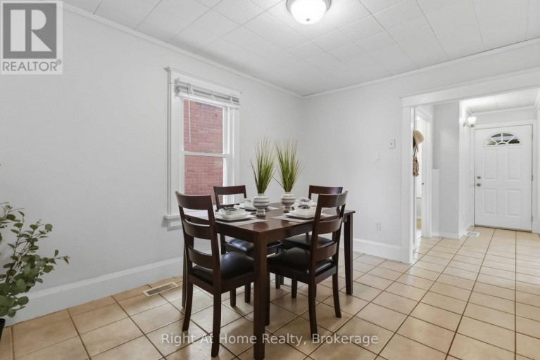 127 MONTRAVE AVENUE, Oshawa (Vanier), Ontario, L1J4R6