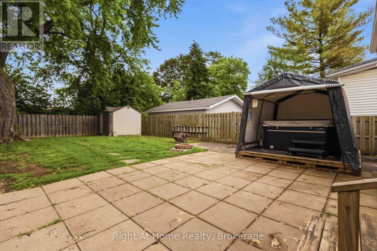 127 MONTRAVE AVENUE, Oshawa (Vanier), Ontario, L1J4R6