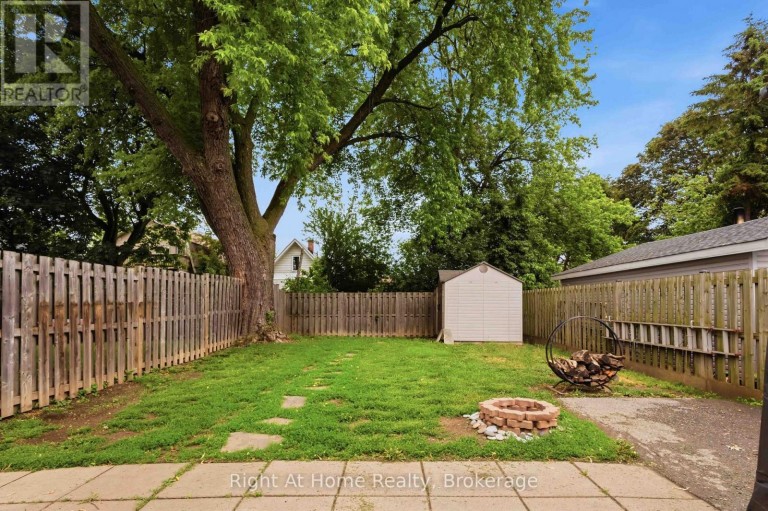 127 MONTRAVE AVENUE, Oshawa (Vanier), Ontario, L1J4R6