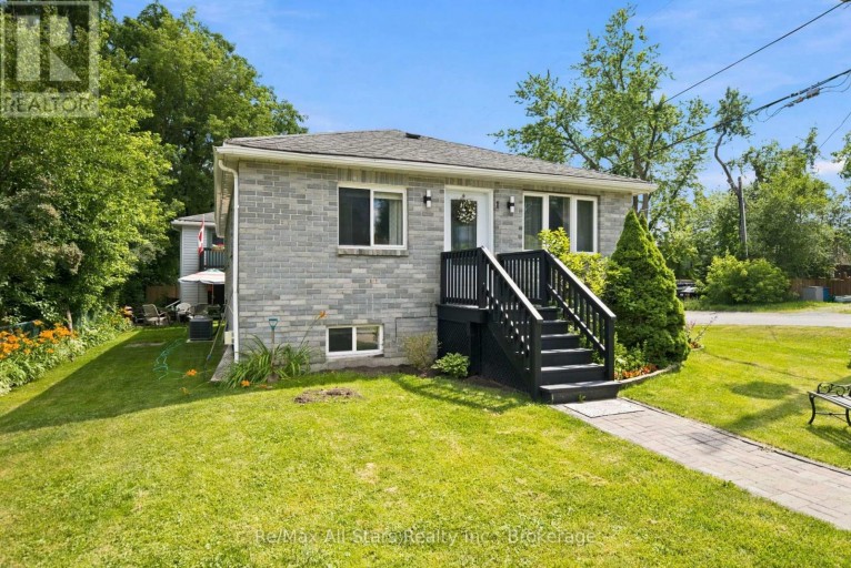 1 MAPLE GROVE STREET, Whitchurch-Stouffville, Ontario, L4A7X3