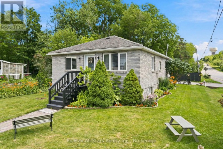 1 MAPLE GROVE STREET, Whitchurch-Stouffville, Ontario, L4A7X3