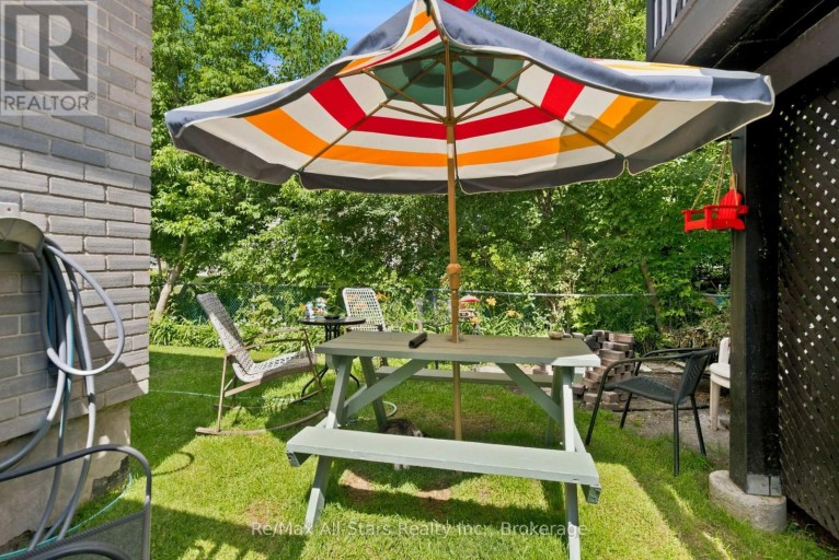 1 MAPLE GROVE STREET, Whitchurch-Stouffville, Ontario, L4A7X3