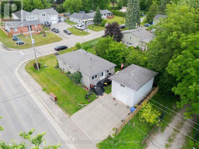 1 MAPLE GROVE STREET, Whitchurch-Stouffville, Ontario, L4A7X3
