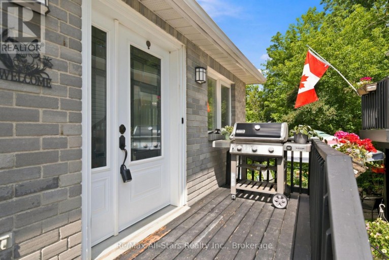 1 MAPLE GROVE STREET, Whitchurch-Stouffville, Ontario, L4A7X3