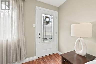 1 MAPLE GROVE STREET Whitchurch-Stouffville Ontario photo 8